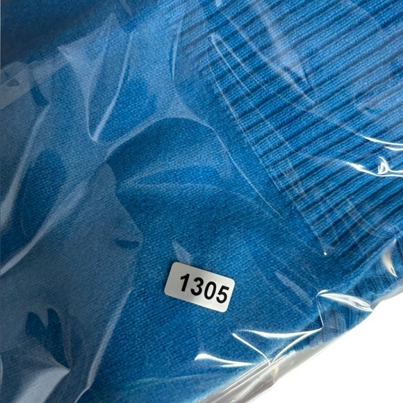 NAADAM Cashmere Sleeveless V Neck Polo Sweater in Aqua Marine Size Small - Picture 10 of 11